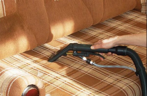 Как можно вывести запах с дивана